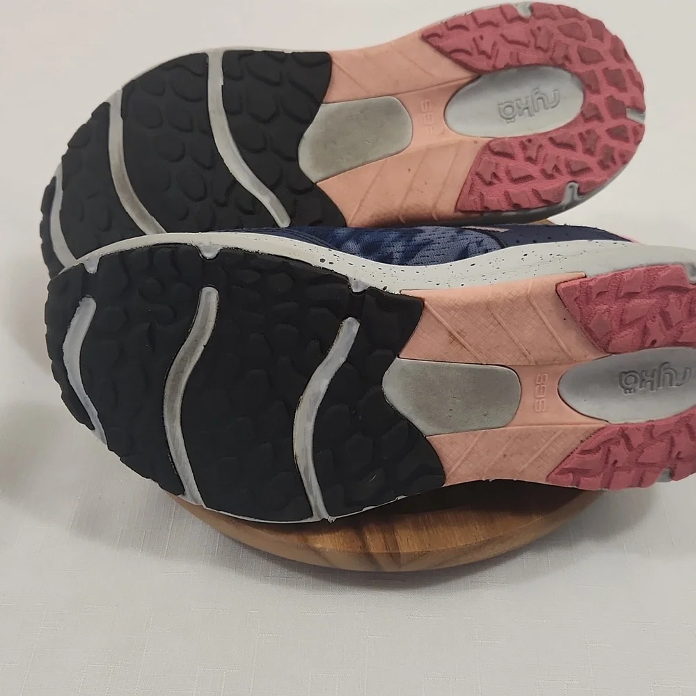 Ryka Taiga Trail Sneakers. Size 10 - Picture 8 of 8